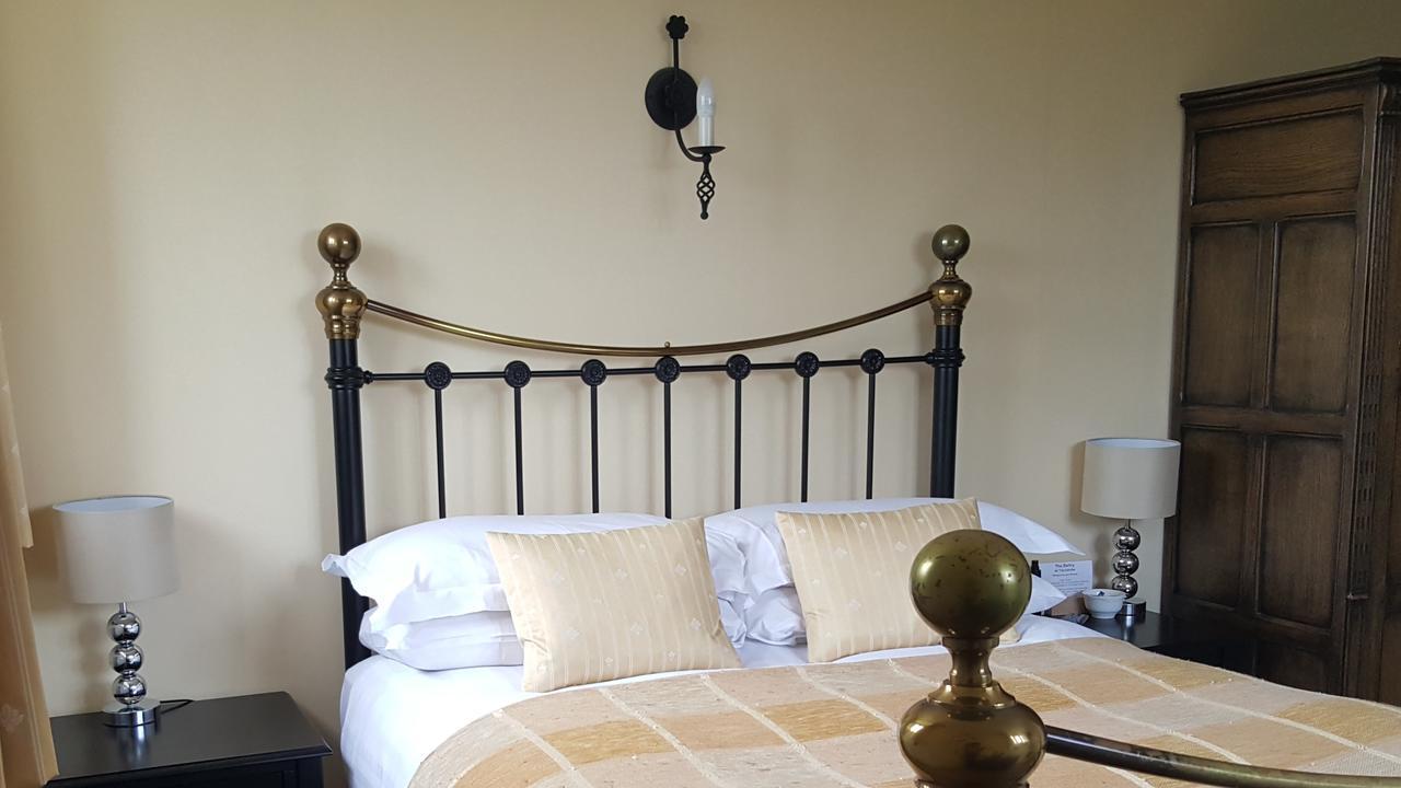 The Belfry At Yarcombe Bed & Breakfast エクステリア 写真